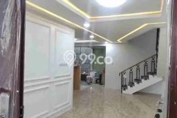 Lokasi strategis! Rumah siap pakai dikontrakkan di Duren Sawit LB 190m2 Lokasi strategis! Rumah siap pakai dikontrakkan di Duren Sawit LB 190m2
