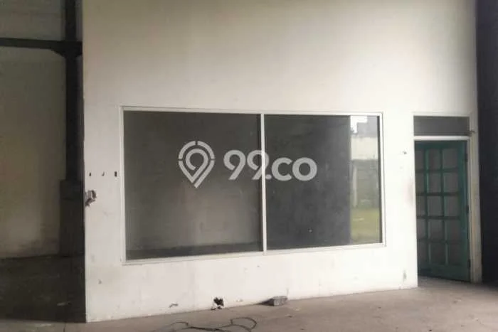Unit Gudang Disewa Lokasi Ngaliyan, Semarang Spesifikasi Luas Bangunan 800m2 Unit Gudang Disewa Lokasi Ngaliyan, Semarang Spesifikasi Luas Bangunan 800m2