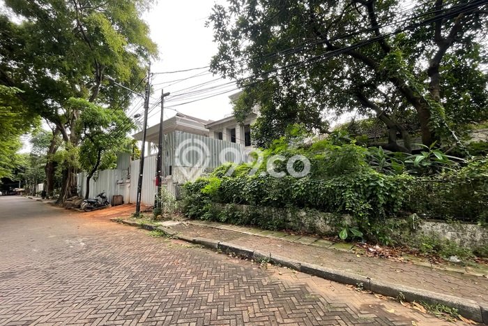 Lahan Strategis di Menteng Dijual dengan Luas 599m2 Lahan Strategis di Menteng Dijual dengan Luas 599m2
