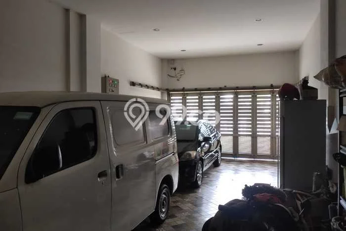 Siap Huni Rumah Mewah 10 Kamar di Kebon Jeruk Dekat ke Mana Saja Siap Huni Rumah Mewah 10 Kamar di Kebon Jeruk Dekat ke Mana Saja