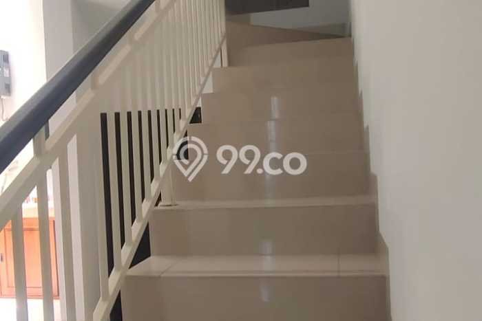 Ready to Use! Luxury House LT 200m2 Desain Modern di BKR Ready to Use! Luxury House LT 200m2 Desain Modern di BKR