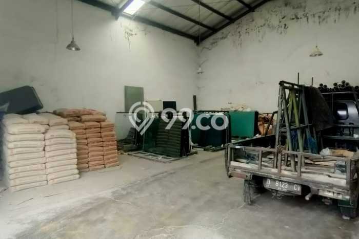 Unit Komersial Dijual di Bandung LT 494m2 & LB 300m2 Unit Komersial Dijual di Bandung LT 494m2 & LB 300m2