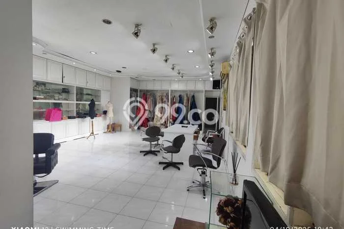 LOKASI BISNIS! Komersial For Rent di Pajajaran, Luas 80m2m², Jalan Strategis, Ready Operasional LOKASI BISNIS! Komersial For Rent di Pajajaran, Luas 80m2m², Jalan Strategis, Ready Operasional