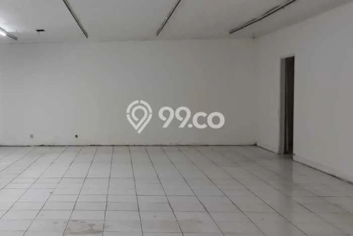 LOKASI BISNIS! Ruko Disewakan Kawasan , Luas 143m2m², Jalan Utama LOKASI BISNIS! Ruko Disewakan Kawasan , Luas 143m2m², Jalan Utama