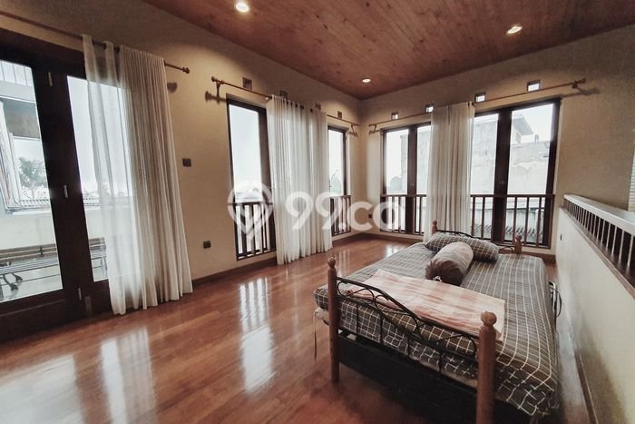 HOT DEAL! Dijual Rumah Berkualitas area Sukasari, Bandung, LT 675m2m² Luas Bangunan 500m2m² HOT DEAL! Dijual Rumah Berkualitas area Sukasari, Bandung, LT 675m2m² Luas Bangunan 500m2m²