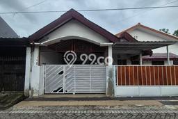 Rumah Luas Asri 5 KT Siap Huni di Pondok Tjandra Sidoarjo Rumah Luas Asri 5 KT Siap Huni di Pondok Tjandra Sidoarjo