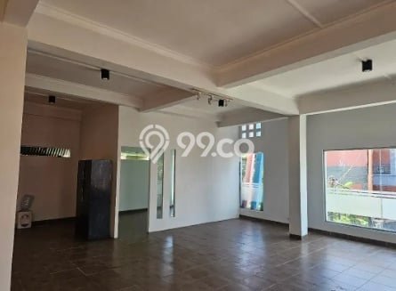 Komersial untuk Disewa di Pusat Bandung Luas Bangunan 300m2 Komersial untuk Disewa di Pusat Bandung Luas Bangunan 300m2