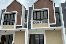 Dijual Hunian Rumah Terawat 3 KT di Green Lake City, Jakarta Barat Dijual Hunian Rumah Terawat 3 KT di Green Lake City, Jakarta Barat