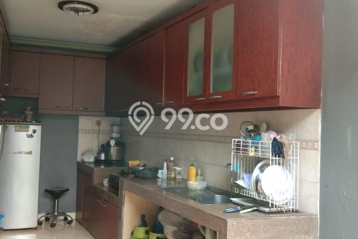Dijual Rumah 6 Kamar Lokasi Strategis Nyaman dan Strategis di Ciledug Dijual Rumah 6 Kamar Lokasi Strategis Nyaman dan Strategis di Ciledug