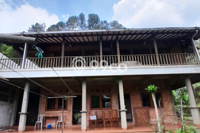 Rumah Eksklusif Siap Huni LT 8075m2 di Megamendung, Bogor Rumah Eksklusif Siap Huni LT 8075m2 di Megamendung, Bogor