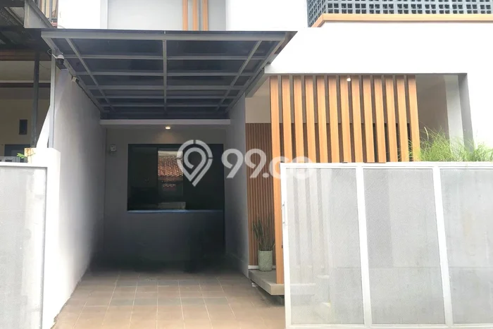 Dijual Rumah Premium dengan Fasilitas Sekitar Lengkap di Cinere, Depok Dijual Rumah Premium dengan Fasilitas Sekitar Lengkap di Cinere, Depok