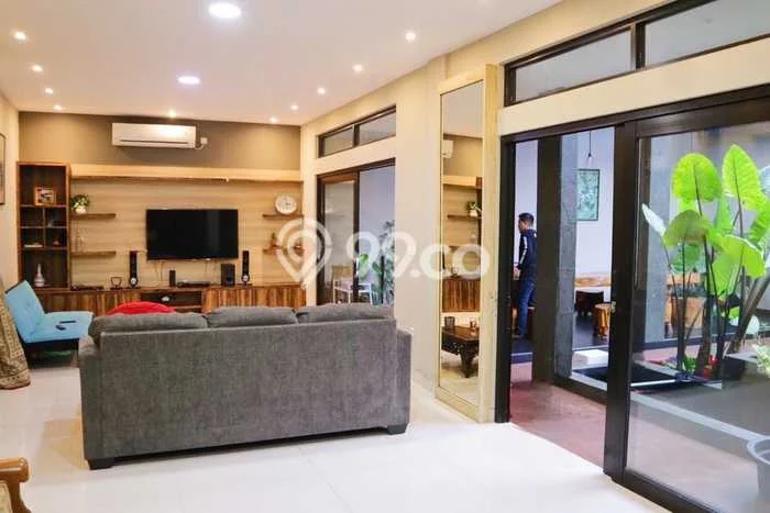 Hunian Eksklusif Dijual LT 300m2 di Pamulang, Tangerang Selatan Hunian Eksklusif Dijual LT 300m2 di Pamulang, Tangerang Selatan