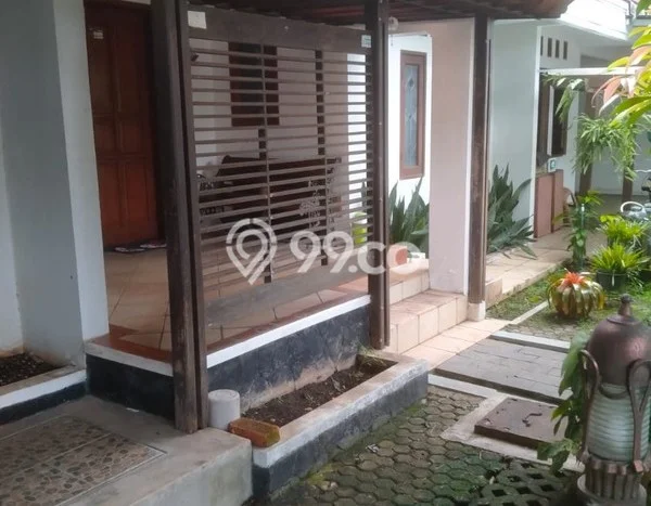 Hunian Mewah LB 200m2 Siap Huni Desain Elegan di Bintaro, Tangerang Selatan Hunian Mewah LB 200m2 Siap Huni Desain Elegan di Bintaro, Tangerang Selatan