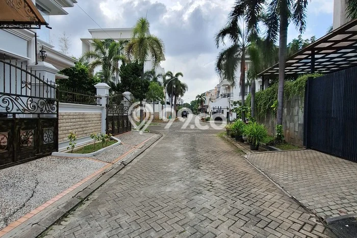 Rumah Eksklusif Siap Huni LT 136m2 di Kelapa Gading, Jakarta Utara Rumah Eksklusif Siap Huni LT 136m2 di Kelapa Gading, Jakarta Utara