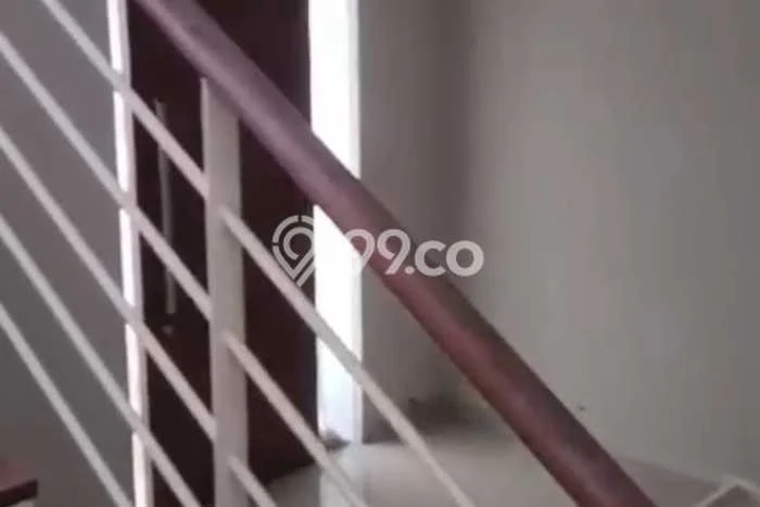 Rumah Strategis Modern Lb 120m2 di Wiyung, Surabaya Rumah Strategis Modern Lb 120m2 di Wiyung, Surabaya