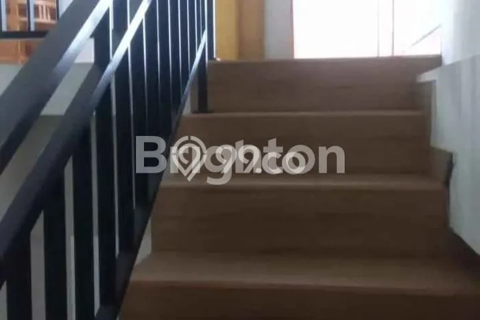 Rumah Modern Cantik 4 KT Bisa Langsung Pindah di Kediri Rumah Modern Cantik 4 KT Bisa Langsung Pindah di Kediri