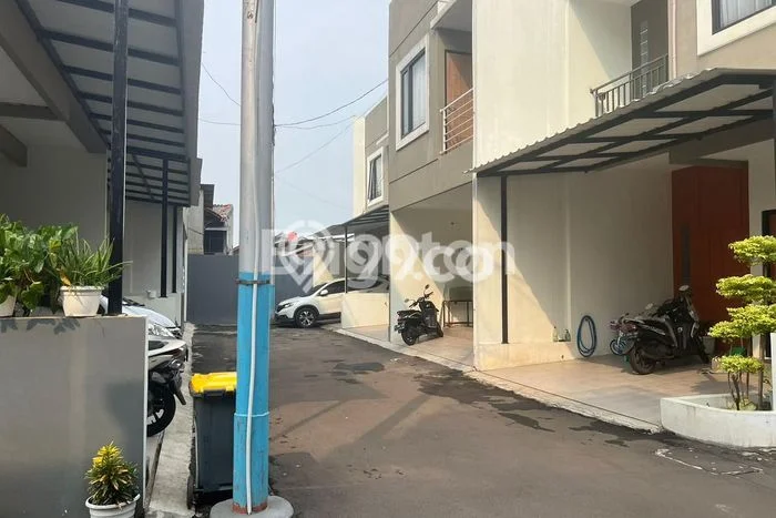 BEST LOCATION! Rumah di Condet, Dekat Stasiun, 2 KM, LT 40m² Bangunan 100m² BEST LOCATION! Rumah di Condet, Dekat Stasiun, 2 KM, LT 40m² Bangunan 100m²