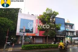 Ruko Disewa di Jakarta Selatan dengan LB 420m2 Area Komersial Ramai Ruko Disewa di Jakarta Selatan dengan LB 420m2 Area Komersial Ramai