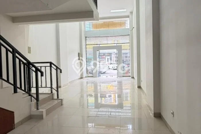 Unit Ruko disewakan di Bekasi Utara Bekasi dengan LT 90m2 / LB 270m2 Unit Ruko disewakan di Bekasi Utara Bekasi dengan LT 90m2 / LB 270m2