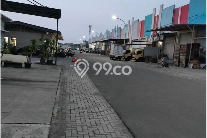 Untuk Dijual! Gudang di Kalideres Jakarta Barat LT 366m2 / LB 283m2 Kawasan Strategis Untuk Dijual! Gudang di Kalideres Jakarta Barat LT 366m2 / LB 283m2 Kawasan Strategis