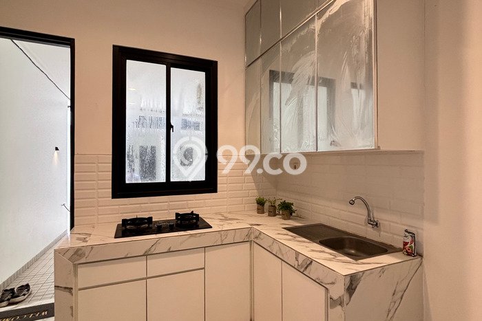 Rumah Modern 3 KT di Kedoya Jakarta Barat Semi Furnished Rumah Modern 3 KT di Kedoya Jakarta Barat Semi Furnished