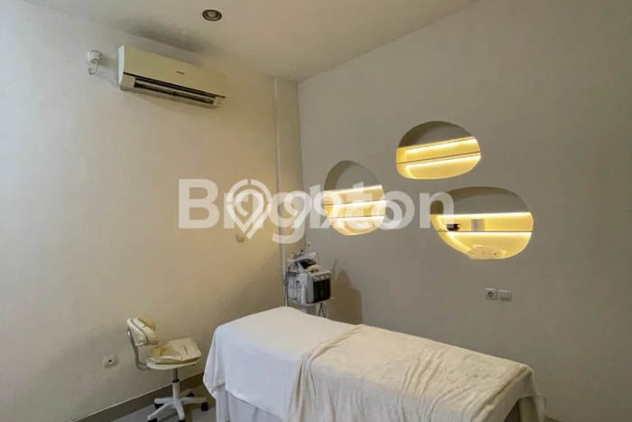 Unit Komersial Disewakan di Jakarta Selatan Kawasan Strategis Harga Kompetitif Unit Komersial Disewakan di Jakarta Selatan Kawasan Strategis Harga Kompetitif