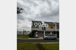 Rumah Strategis area Summarecon Bandung, Bandung, Luas 108m2m² Bangunan 62m2m² - HARGA NEGO! Rumah Strategis area Summarecon Bandung, Bandung, Luas 108m2m² Bangunan 62m2m² - HARGA NEGO!