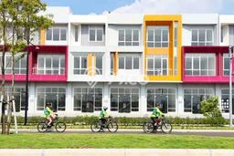 Disewakan Ruko di Gedebage Bandung LT 85m2, LB 198m2 Disewakan Ruko di Gedebage Bandung LT 85m2, LB 198m2