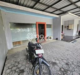 Rumah Nyaman 5 KT Luas Tanah 410m² di Semarang Barat, Semarang Rumah Nyaman 5 KT Luas Tanah 410m² di Semarang Barat, Semarang