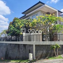 Rumah Premium di Tembalang, 4 KM, Area Nyaman, Luas 260m² Bangunan 210m² Rumah Premium di Tembalang, 4 KM, Area Nyaman, Luas 260m² Bangunan 210m²