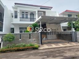 Lokasi terbaik! Rumah siap huni dikontrakkan di Kelapa Gading LB 187m2 Lokasi terbaik! Rumah siap huni dikontrakkan di Kelapa Gading LB 187m2