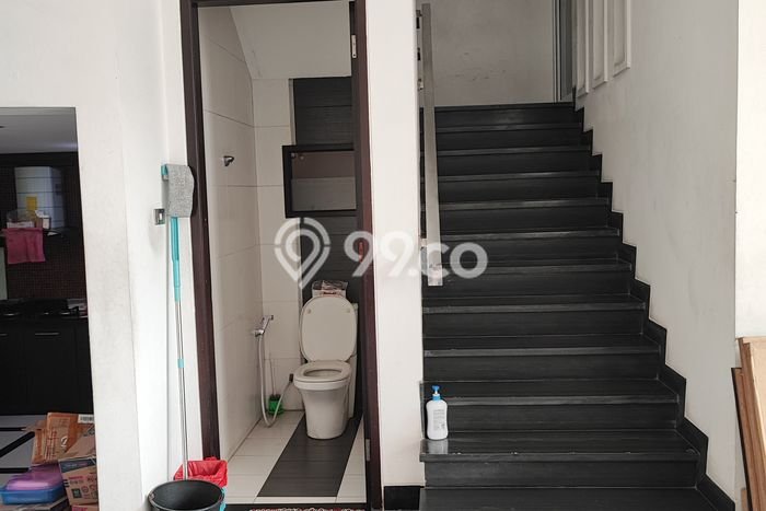 Rumah Elit Modern Tanpa Renovasi di Muara Karang Jakarta Utara Rumah Elit Modern Tanpa Renovasi di Muara Karang Jakarta Utara