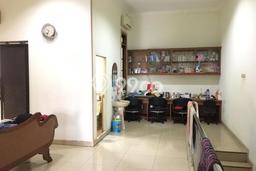 For Sale! Luxury House LT 200m2 Desain Elegan di Taman Palem For Sale! Luxury House LT 200m2 Desain Elegan di Taman Palem