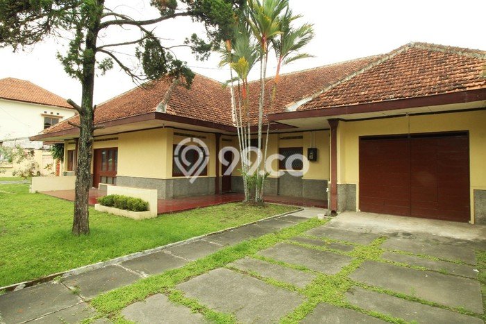 Lokasi terbaik! Rumah siap pakai disewakan di Depok LB 282m2 Lokasi terbaik! Rumah siap pakai disewakan di Depok LB 282m2