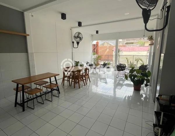 Unit Komersial disewakan di Depok Sleman dengan LT 140m2 / LB 280m2 Unit Komersial disewakan di Depok Sleman dengan LT 140m2 / LB 280m2