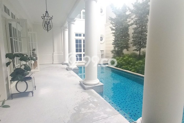 Rumah Elit Modern Tanpa Renovasi di Mega Kuningan Jakarta Selatan Rumah Elit Modern Tanpa Renovasi di Mega Kuningan Jakarta Selatan