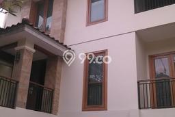 Rumah Asri area , 4 KM, Lingkungan Tenang, LT 320m2m² LB 400m2m² Rumah Asri area , 4 KM, Lingkungan Tenang, LT 320m2m² LB 400m2m²