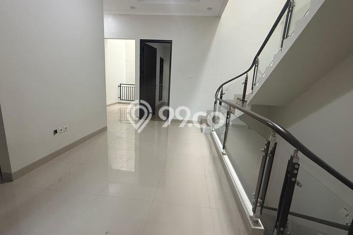 Hunian Elit LB 195m2 Siap Huni Desain Elegan di Pulo Asem, Jakarta Timur Hunian Elit LB 195m2 Siap Huni Desain Elegan di Pulo Asem, Jakarta Timur