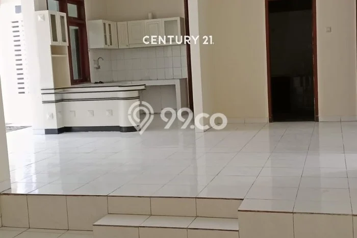 Lokasi terbaik! Rumah siap pakai disewakan di Kesambi LB 200m2 Lokasi terbaik! Rumah siap pakai disewakan di Kesambi LB 200m2
