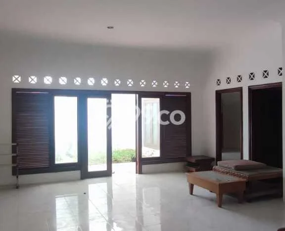 Rumah Mewah Dijual LT 220m2 di Ciputat Timur, Tangerang Selatan Rumah Mewah Dijual LT 220m2 di Ciputat Timur, Tangerang Selatan