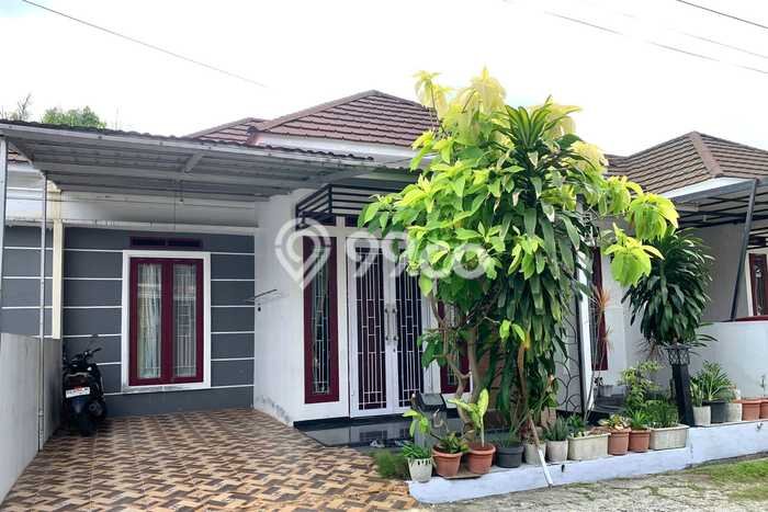 Rumah Bagus di Tampan, Pekanbaru, Luas 135m² LB 100m² HARGA MENARIK! Rumah Bagus di Tampan, Pekanbaru, Luas 135m² LB 100m² HARGA MENARIK!