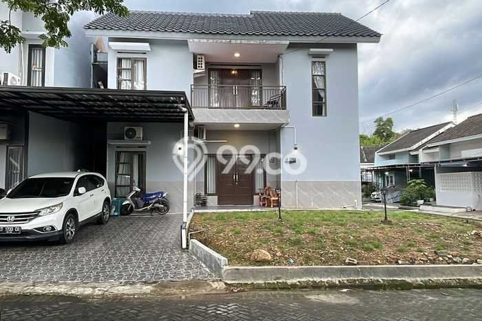 Rumah Eksklusif di Gn. Samarinda, Balikpapan, LT 162m² Bangunan 200m² Rumah Eksklusif di Gn. Samarinda, Balikpapan, LT 162m² Bangunan 200m²