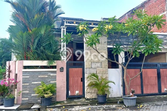 Dijual Cepat Rumah Favorit Siap Huni LB 108m2 di Manyar, Gresik Dijual Cepat Rumah Favorit Siap Huni LB 108m2 di Manyar, Gresik