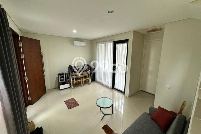 Rumah Luas Asri 2 KT Siap Pakai di Surabaya Kota Surabaya Rumah Luas Asri 2 KT Siap Pakai di Surabaya Kota Surabaya