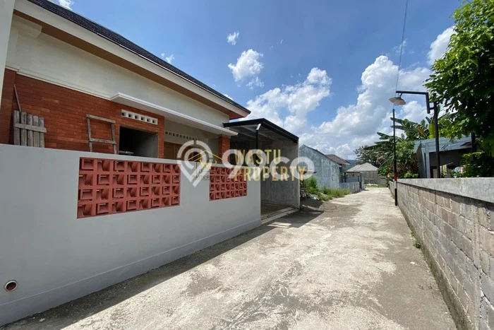 For Sale Rumah 3 Kamar Lokasi Ideal Bagus dan Strategis di Prambanan For Sale Rumah 3 Kamar Lokasi Ideal Bagus dan Strategis di Prambanan