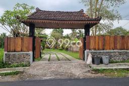 Properti Terbaik! Vila Kawasan Pakem, Luas 1112m2m², Lingkungan Nyaman dan aman Properti Terbaik! Vila Kawasan Pakem, Luas 1112m2m², Lingkungan Nyaman dan aman