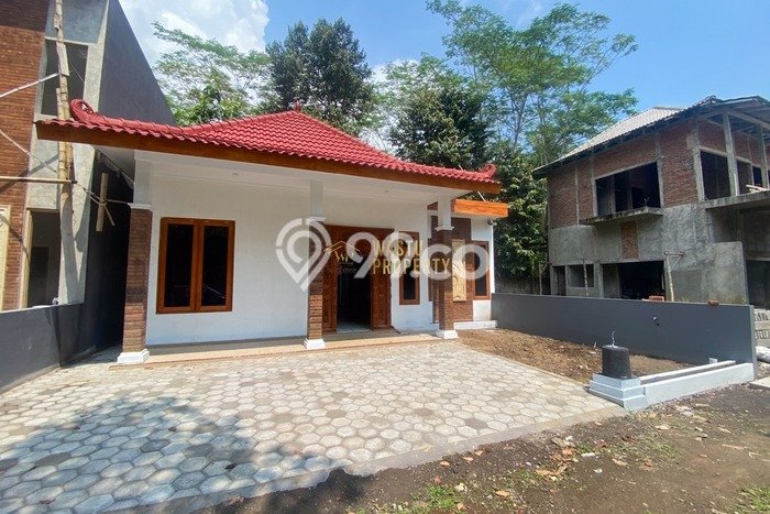 Rumah Strategis 3 Kamar Tidur dan 2 Kamar Mandi di Lokasi Strategis Borobudur, Magelang Rumah Strategis 3 Kamar Tidur dan 2 Kamar Mandi di Lokasi Strategis Borobudur, Magelang