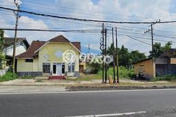 Rumah Elit Modern Tanpa Renovasi di Ungaran Semarang Rumah Elit Modern Tanpa Renovasi di Ungaran Semarang