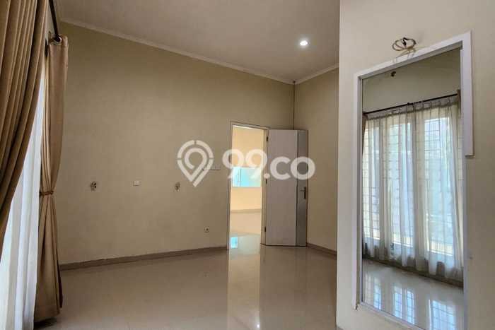 NEW LISTING! Rumah Strategis di Ngaliyan, Luas 257m2m² LB 160m2m² NEW LISTING! Rumah Strategis di Ngaliyan, Luas 257m2m² LB 160m2m²