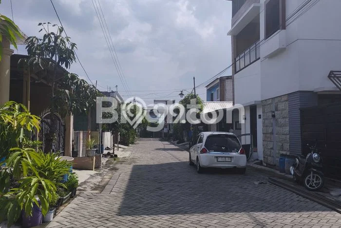 Lokasi strategis! Rumah siap huni disewakan di Tembalang LB 70m2 Lokasi strategis! Rumah siap huni disewakan di Tembalang LB 70m2